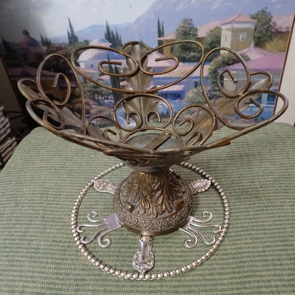 Wrought Iron Spanish Revival Medieval footed fruit basket & Hot Pot Holder🍜 - Picture 2 of 16